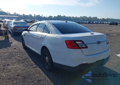 2015 Ford Police Interceptor z USA, uszkodzony, nr VIN 1FAHP2MK8FG105008